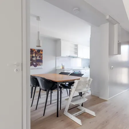 Design Townhouse - Scandi-chic & Sauna Retreat *