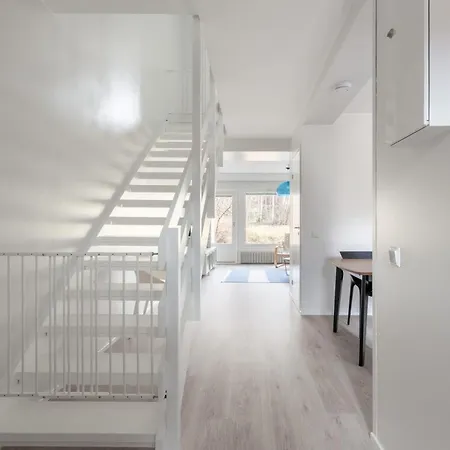 Design Townhouse - Scandi-chic & Sauna Retreat *